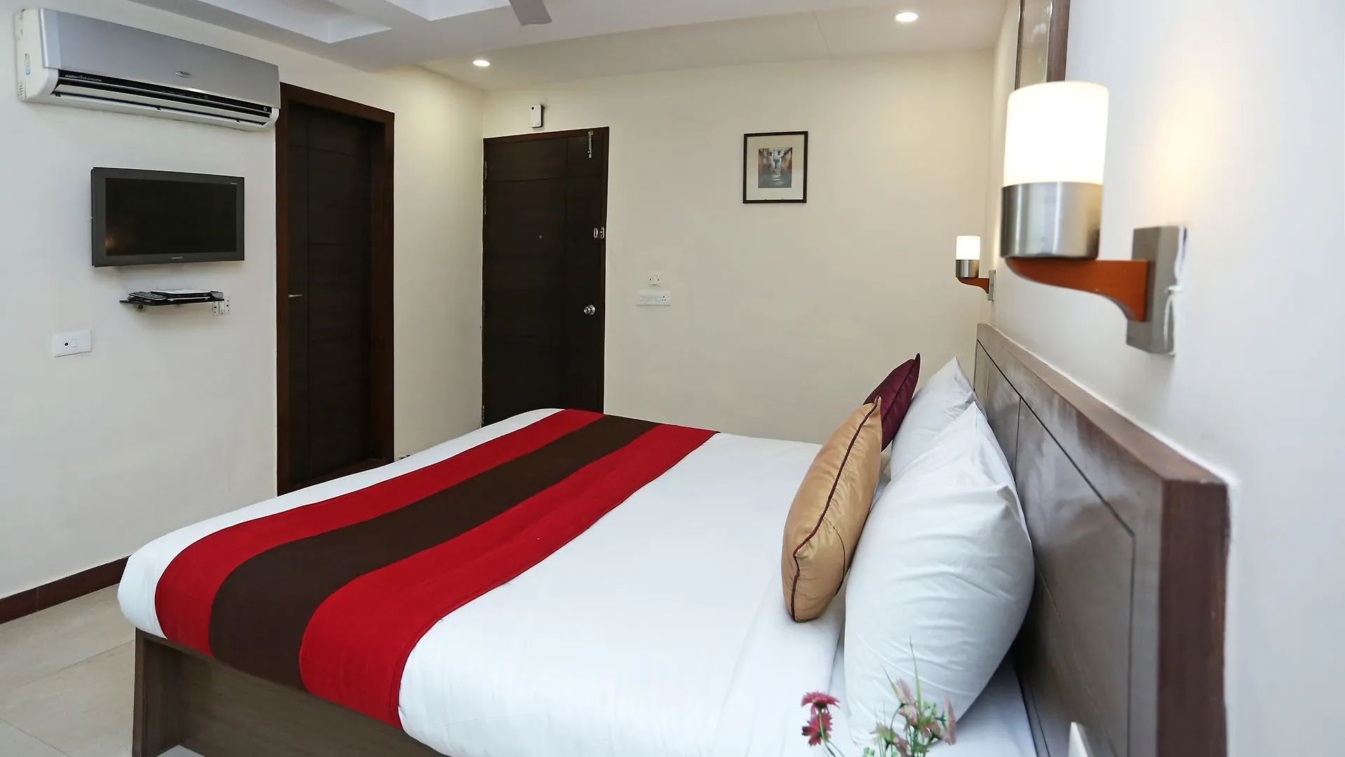 Oyo 11577 Hotel Crystal Retreat Agra   Agra (Uttar Pradesh)