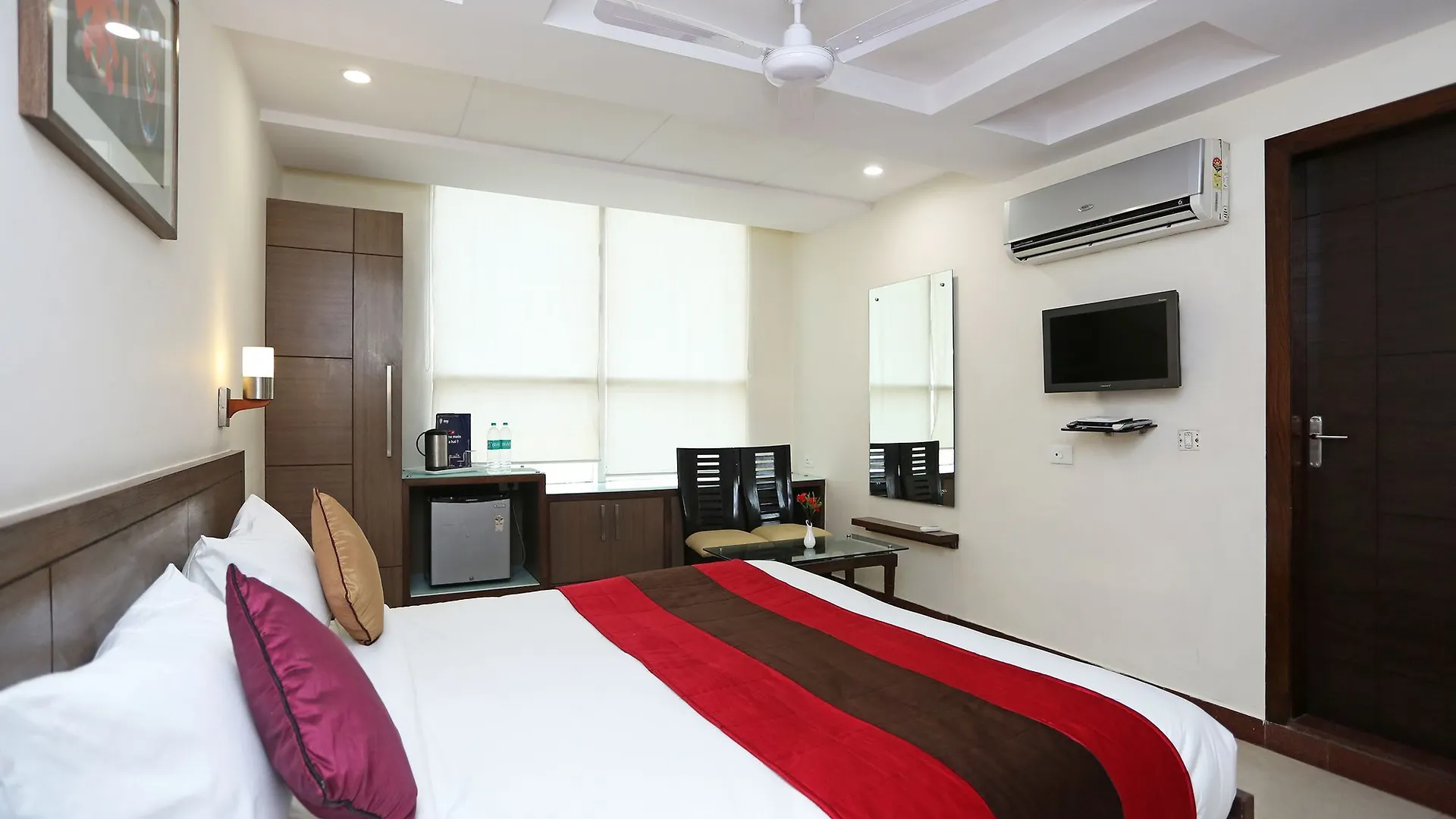 Oyo 11577 Hotel Crystal Retreat Agra