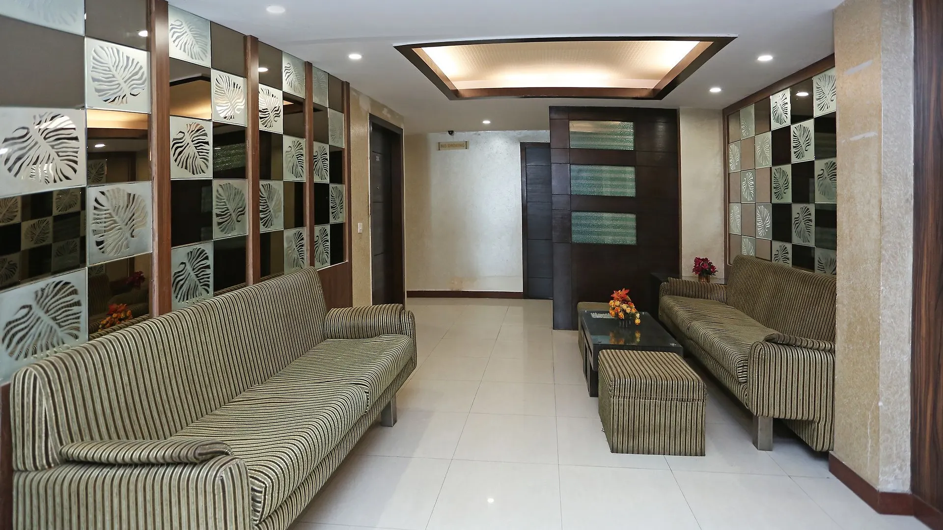 Oyo 11577 Hotel Crystal Retreat Agra