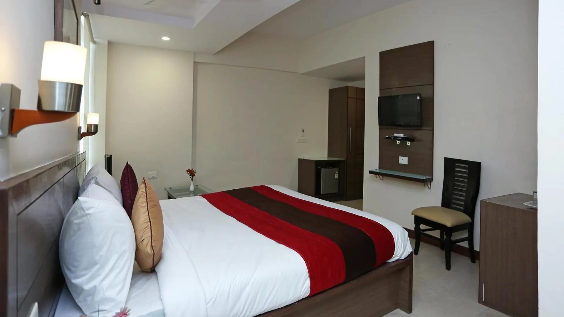 Oyo 11577 Hotel Crystal Retreat アーグラ